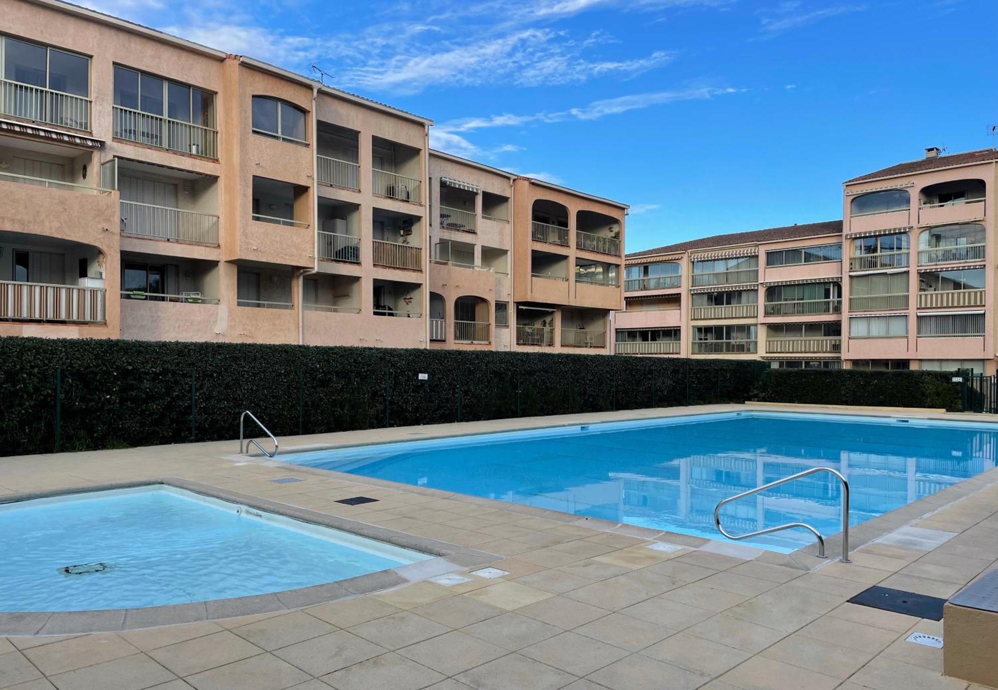 Duplex Bim Apartment Sainte-Maxime Luaran gambar